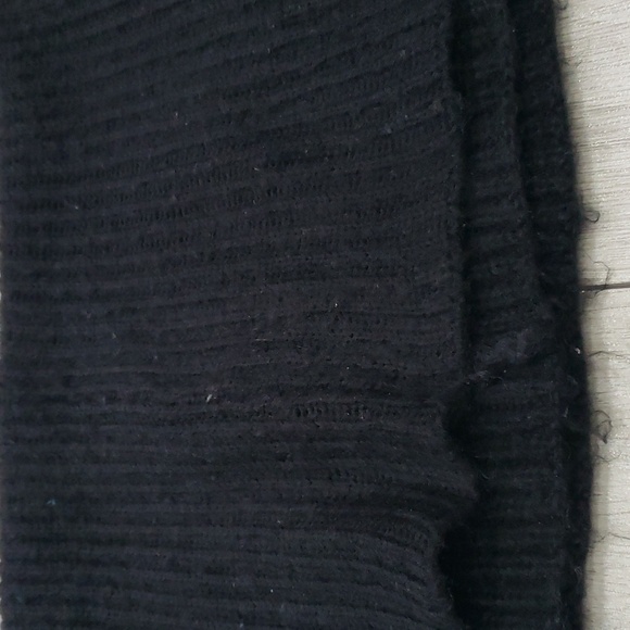 3/$25 warm tube scarf from H&M - Picture 8 of 8